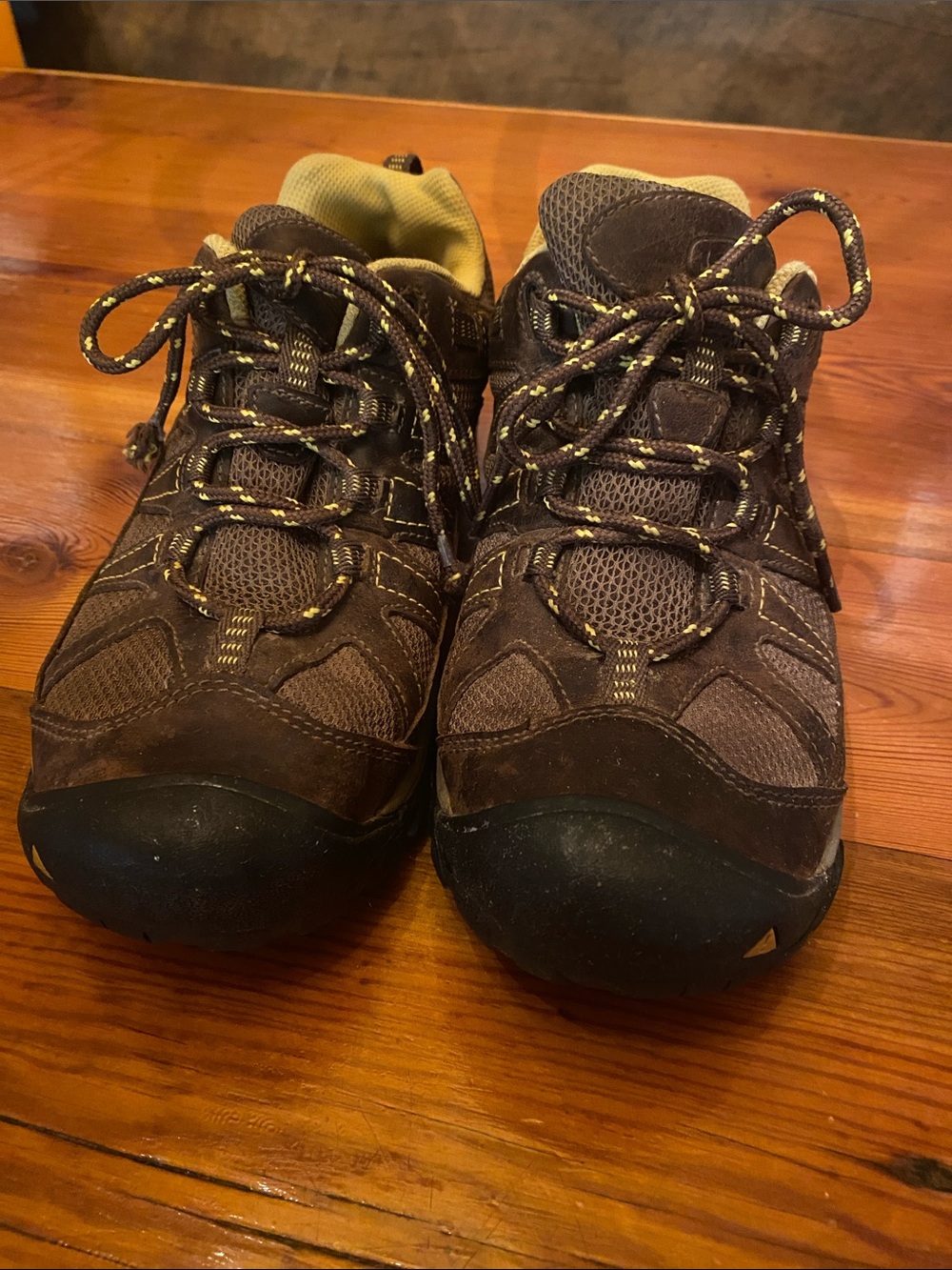 Keen womens 9 Brown and Yellow hiking Sneakers - Picture 2 of 7